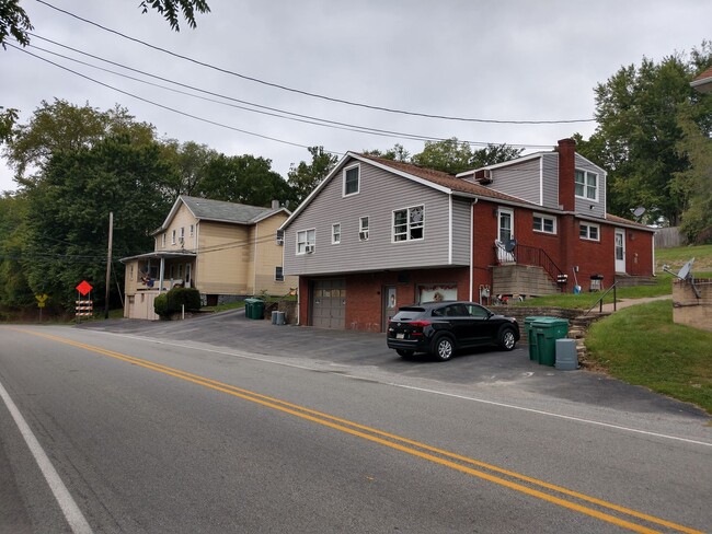 Building Photo - 535 New Alexandria Rd