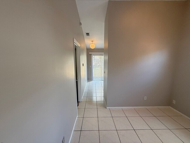Photo - 2453 E Illiana St Townhome