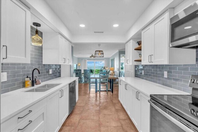 Foto del edificio - 7300 Sunshine Skyway Ln S