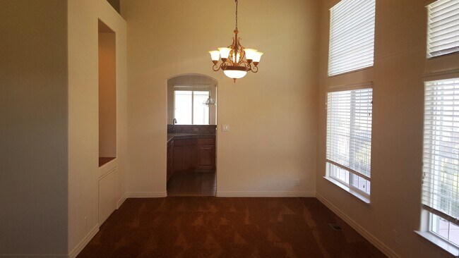 Building Photo - Amazing 4 Bedroom Home in Northwest Reno!