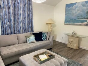 Building Photo - 781 Sunset Lakes Dr