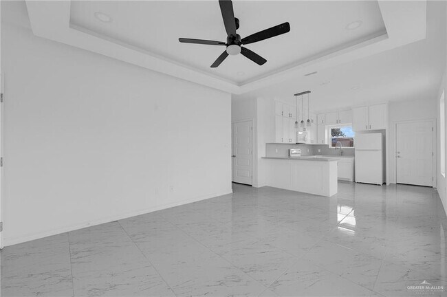Foto del edificio - 2000 E 1st St