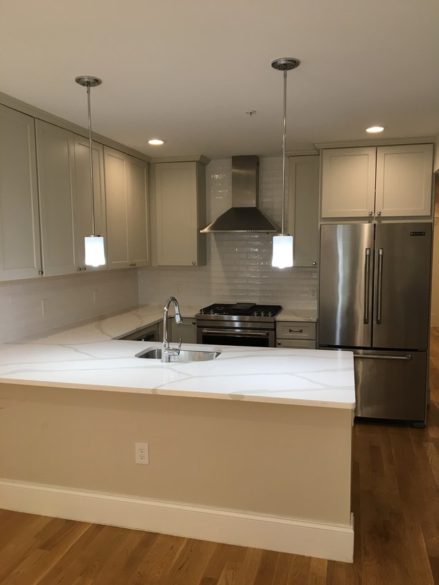 Primary Photo - 30 Lopez St