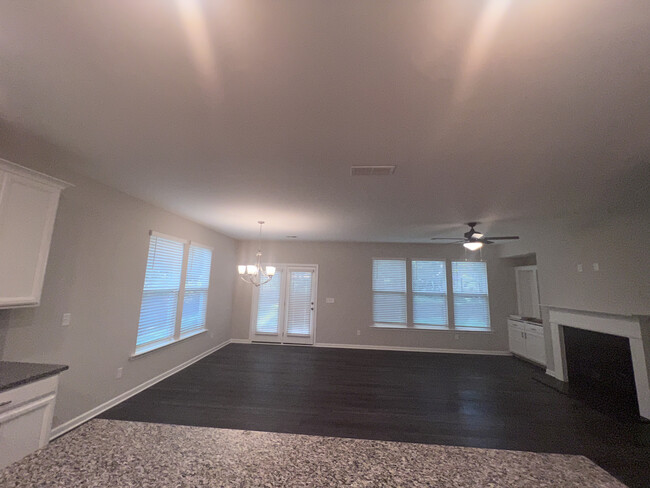 Building Photo - 3385 Park Pointe Cir