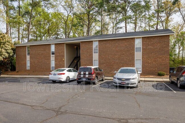 Foto del edificio - 5846 Century Oaks Dr