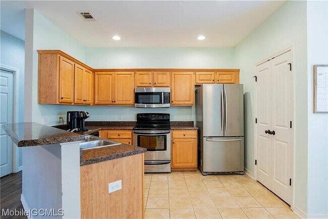 Foto del edificio - 8981 Spring Grove S