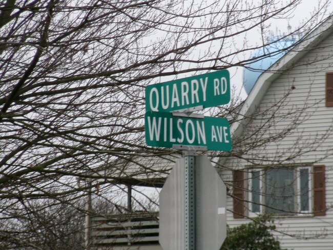 Foto del edificio - 64 Quarry Rd