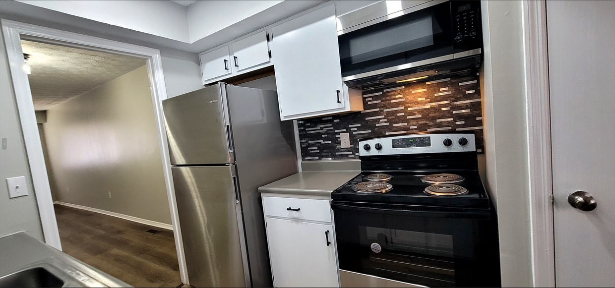 Primary Photo - Beautiful 2 bedroom 1.5 bath Condo with at...