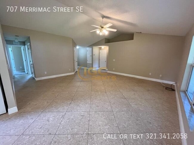 Building Photo - 707 Merrimac St SE