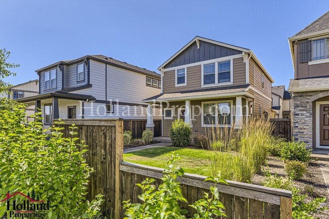 Building Photo - Beautiful 3 Beds 2.5 Baths Available for y...