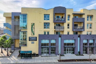 Building Photo - Alexander Station