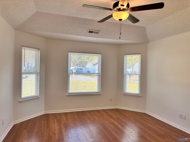 Foto del edificio - 13908 Creely Dr SW