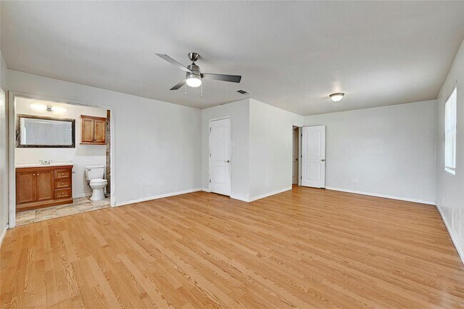 Building Photo - 3312 Plantation Rd