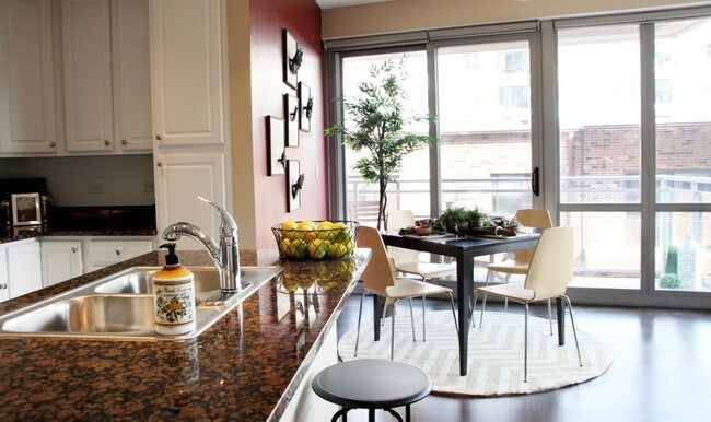 Kingston Pointe Apartments Des Plaines, IL