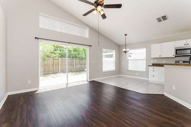 Foto del edificio - 2262 Mallard Creek Cir