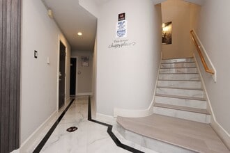Building Photo - 9715 Riddlewood Ln