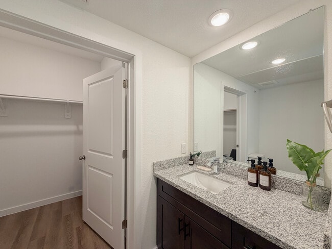 Building Photo - Beyond The Bend