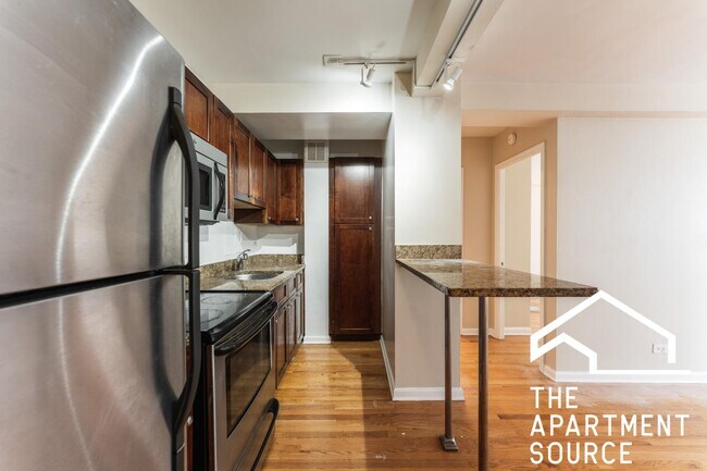 Foto del edificio - 4180 N Marine Dr