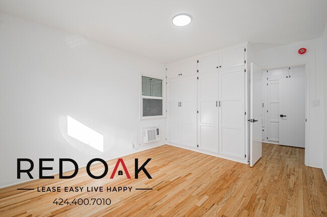 Building Photo - 2247 Merton Ave