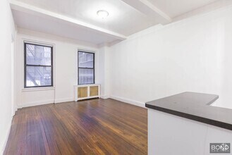 Building Photo - 140 E 46th St
