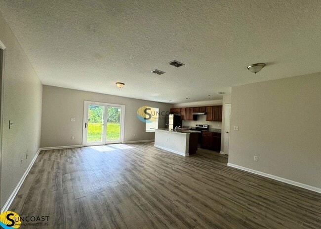 Building Photo - 8138 Ocala Ave