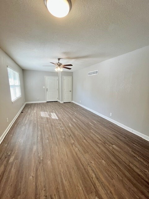 Foto del edificio - 3710 Wyandotte St
