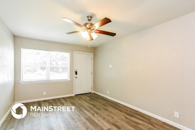 Foto del edificio - 11200 Tracey Dr