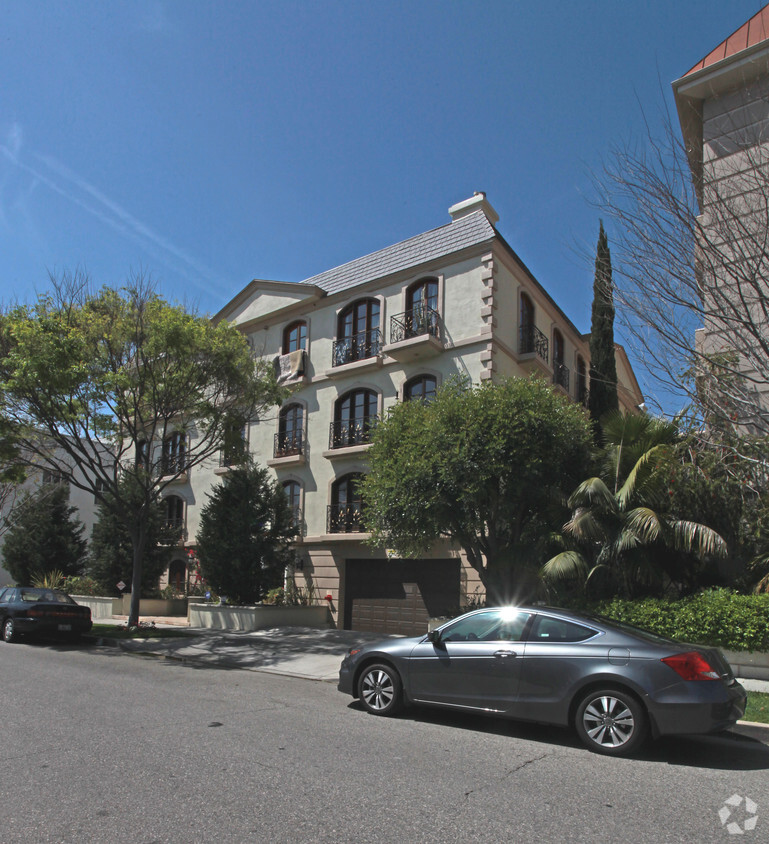 Foto del edificio - 345 S Reeves Dr