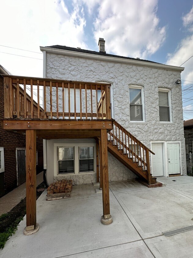 Foto principal - 3062 S Lyman St
