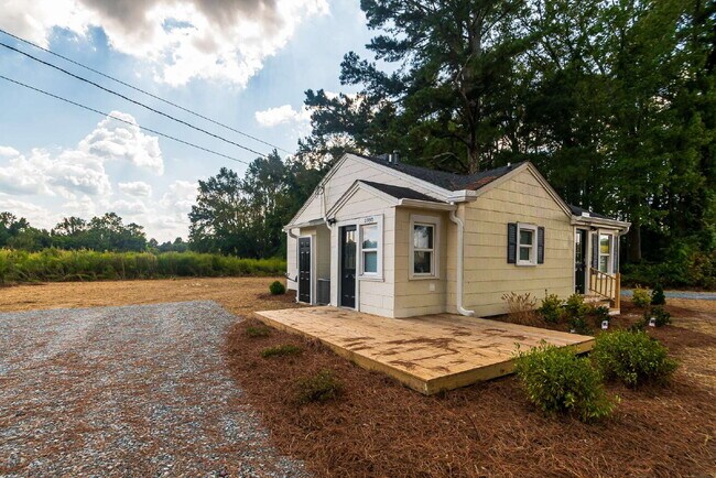 Foto del edificio - Charming 2-Bedroom Home in Smithfield!