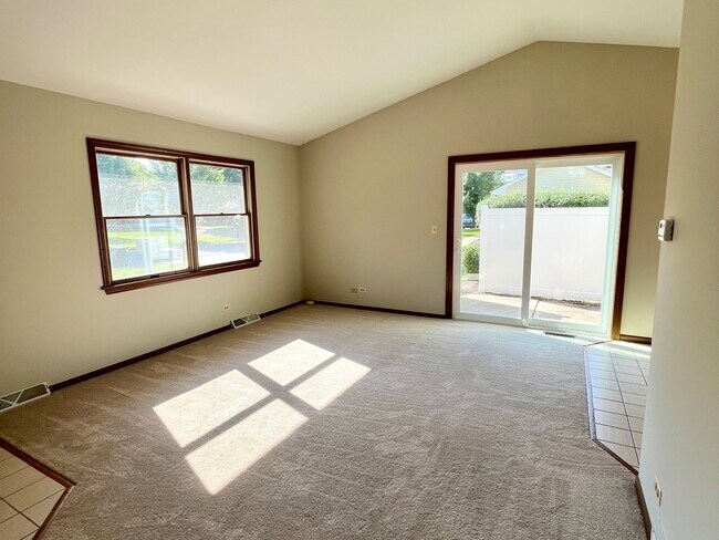 Building Photo - 39 Spuhler Dr