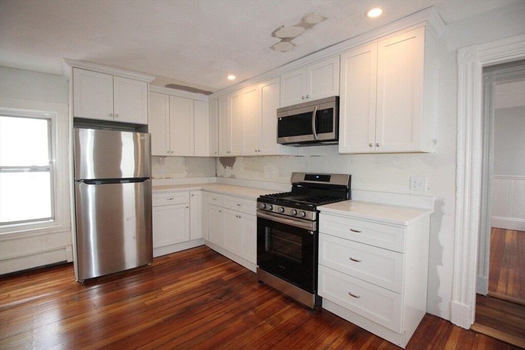 Primary Photo - 12 Albion Pl