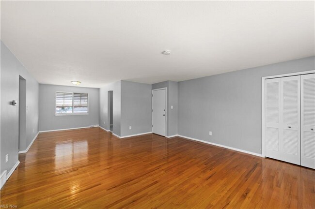 Foto del edificio - 8120 Whittington Dr