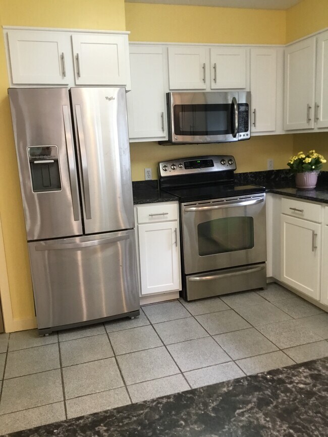 Foto del edificio - 179 Eustis Ave