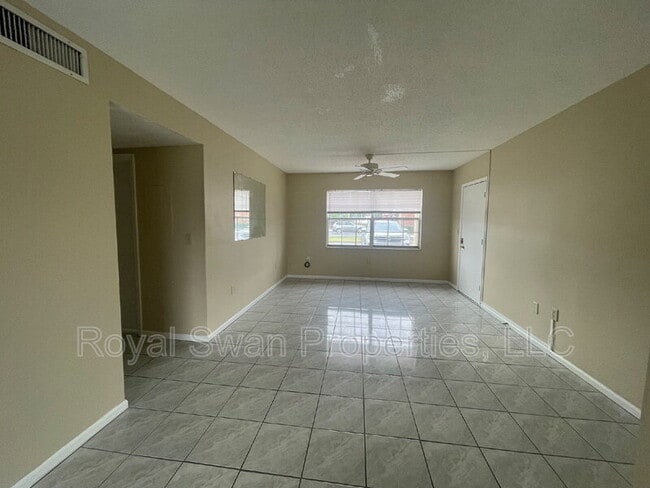 Foto del edificio - 1920 E Edgewood Dr