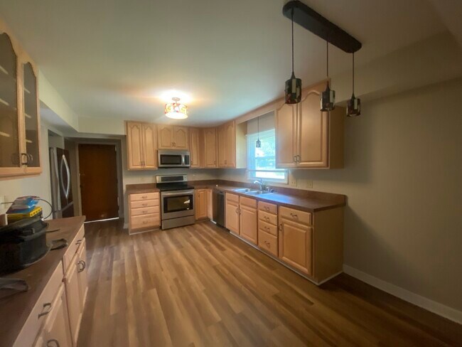 Building Photo - 456 Sunset View Dr
