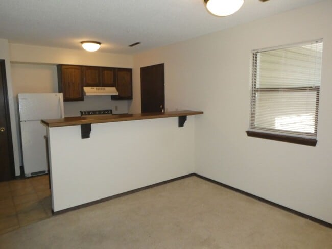 Building Photo - 2 bedroom 1 bath in West Columbia