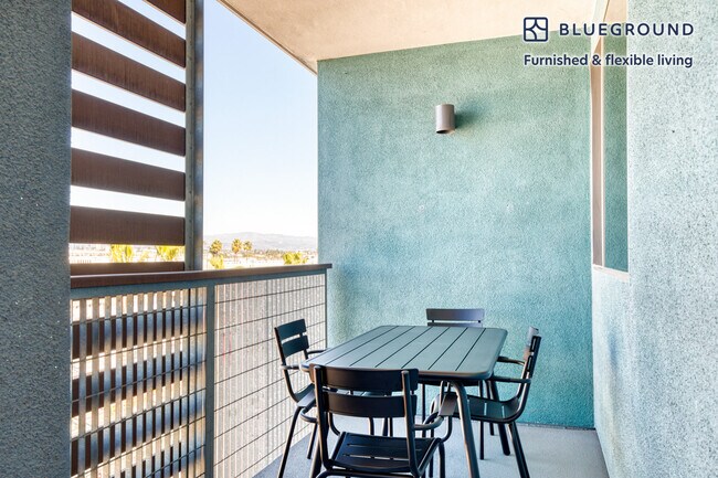 Foto del edificio - 13488 Maxella Ave