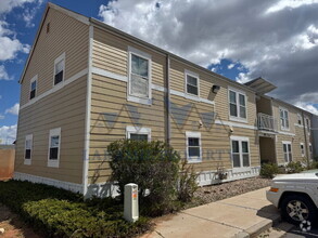 Building Photo - 415 Mitchell St