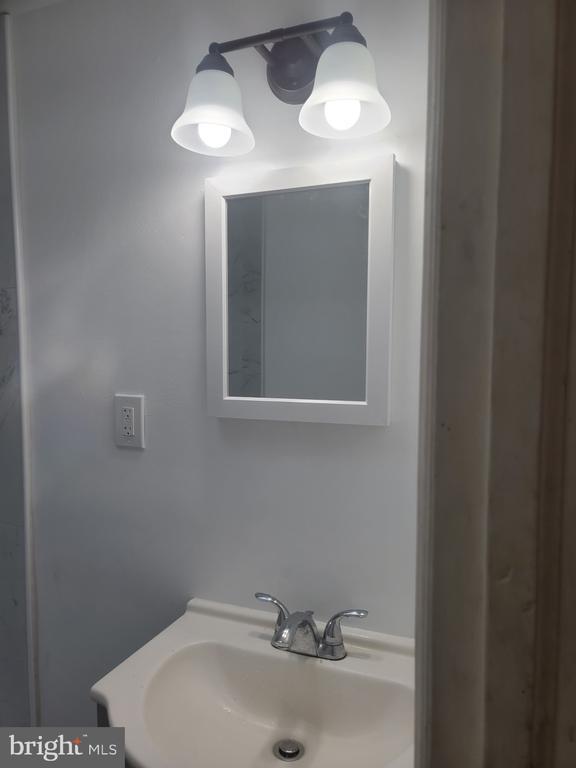 Foto del edificio - 633 E Carver St