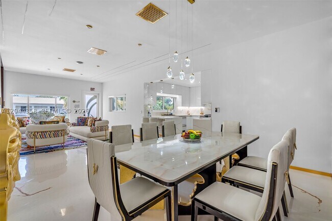 Foto del edificio - 971 NE 113th St