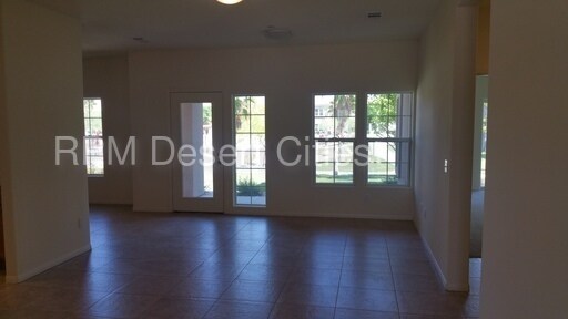 Foto del edificio - 67694 Duke Rd