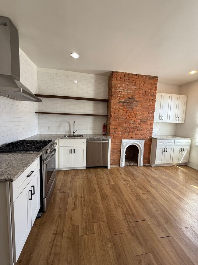 Building Photo - Troy Hill House!-3 Bed 1.5 Bath in Northside