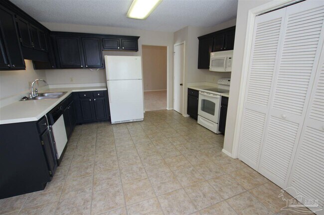 Foto del edificio - 1407 Sterling Point Dr