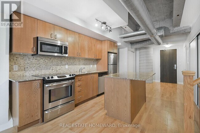 Photo du bâtiment - 201 Carlaw Ave