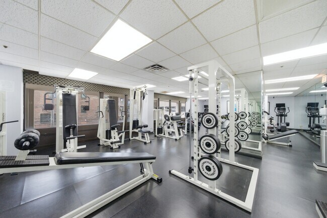 Foto del edificio - 5320 N Sheridan Rd