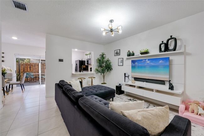 Foto del edificio - 561 NE 5th Terrace