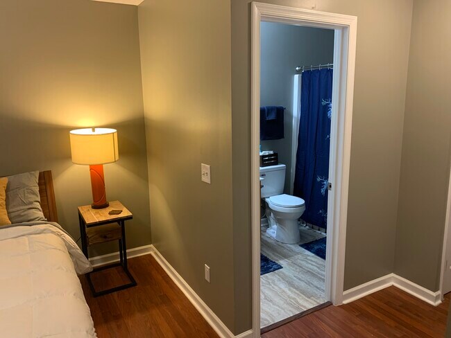 On suite Full bathroom - 2542 Sonar St