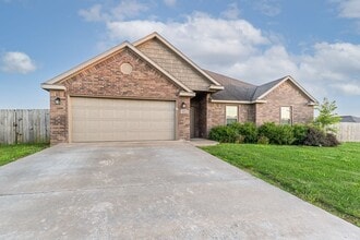 Building Photo - 2091 Eagle Dr