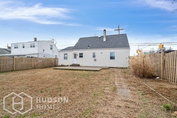 Building Photo - 204 W Sylvania Ave